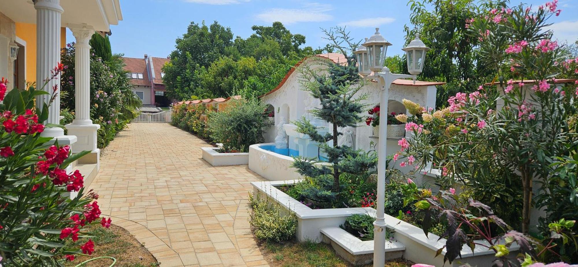 Paradise-Garden-Zamardi Exterior photo